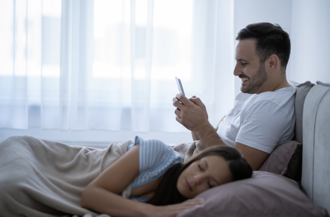 Can I Read My Spouse’s Text Messages in Pennsylvania?